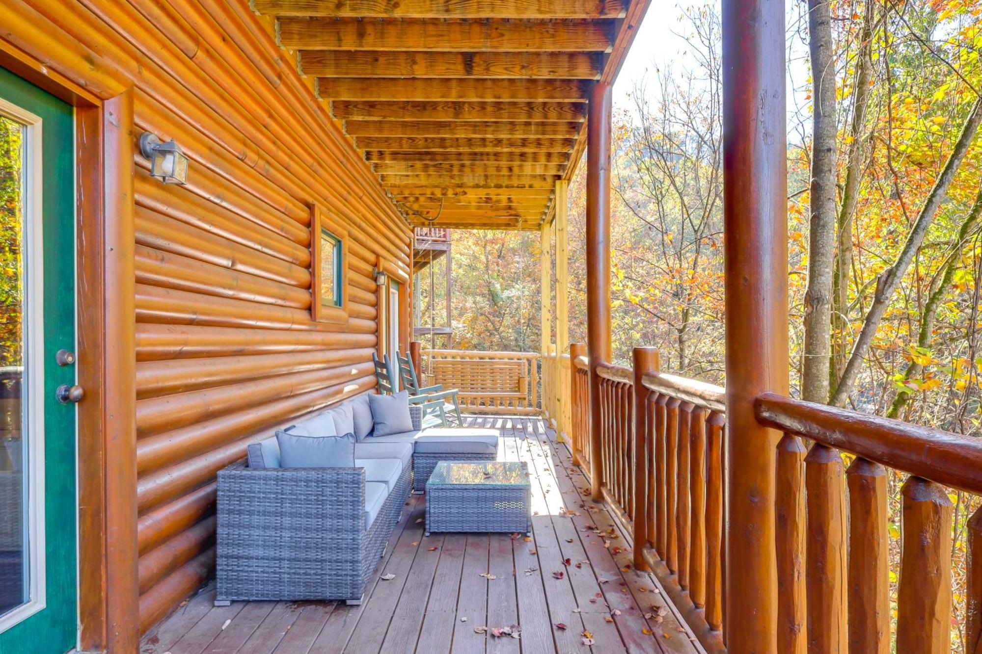 Pigeon Forge Cabin Rental With Decks And Hot Tub! Exterior photo